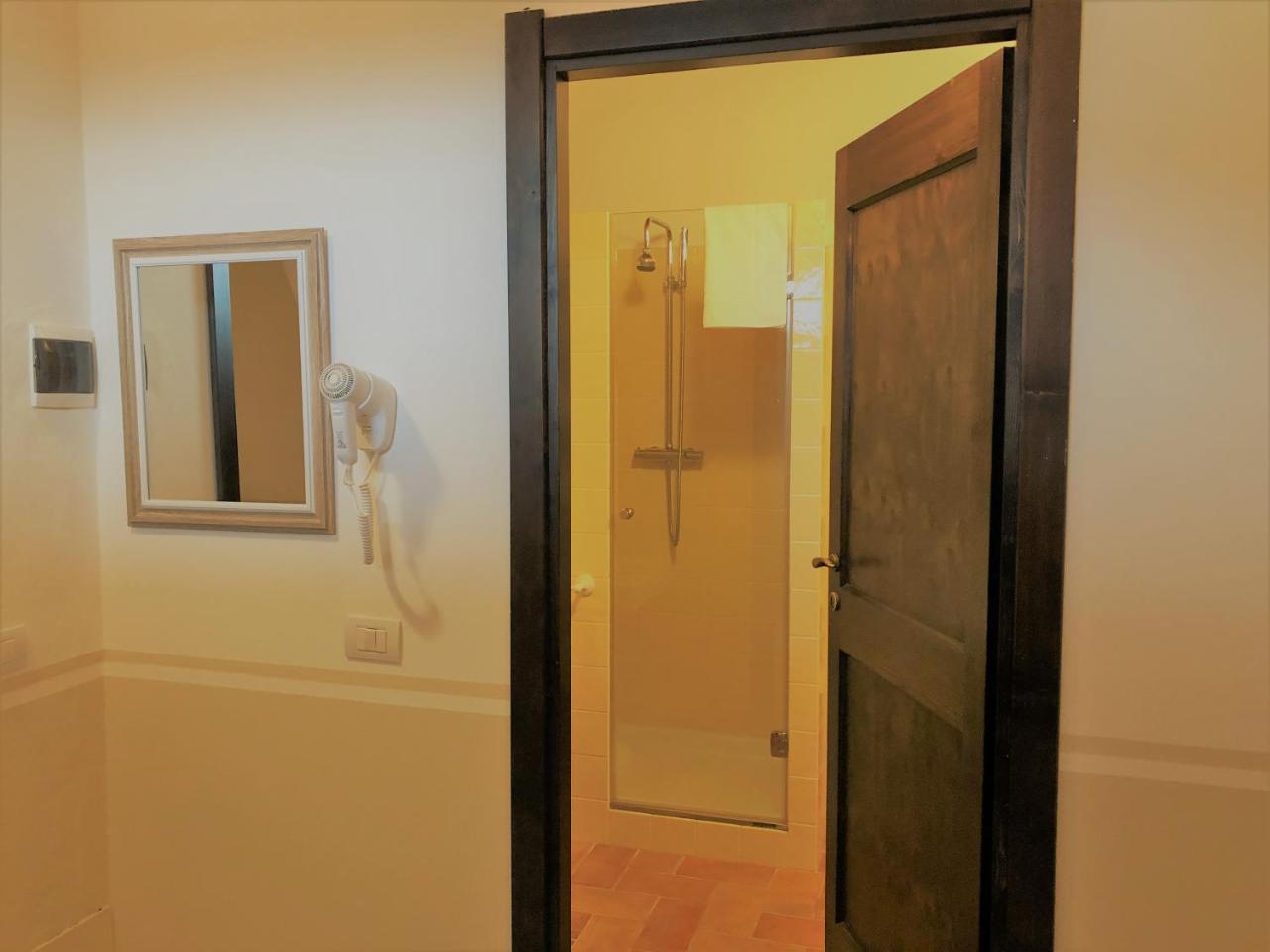 Il Contado -Room And Breakfast- カステルフランコ・エミーリア エクステリア 写真